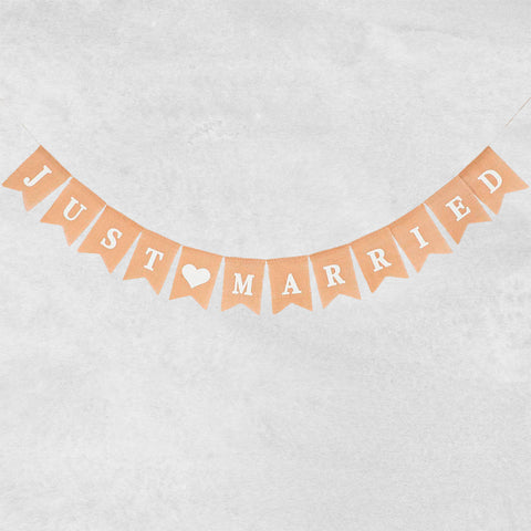 "Just Married" auf Schnur